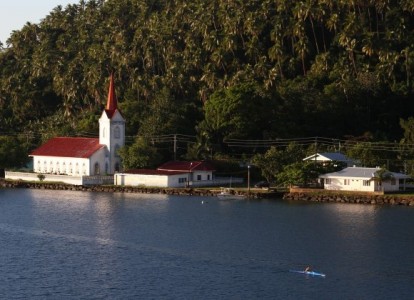 Hmmm, church or paddling? I'll just paddle a little bit longer... (Photo: Doug McFarlane) Hmmm, church or paddling? I'll just paddle a little bit longer... (Photo: Doug McFarlane)