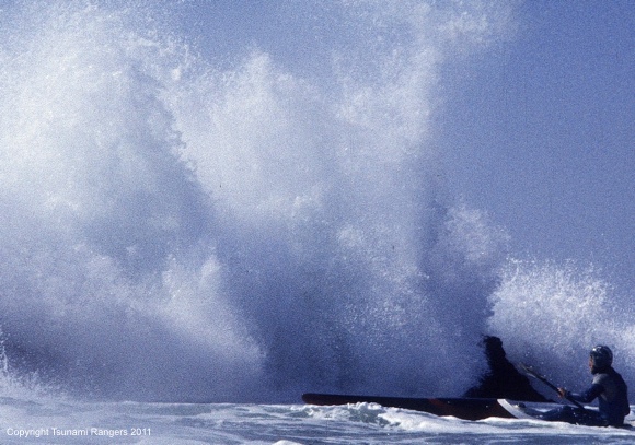 Eric Soares meets a 4m wall of water. Photo by Jim Kakuk, who was reportedly HAMMERED by this wave a second after this shot was taken!