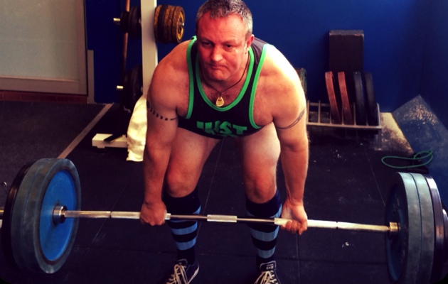 Fat Paddler pulling some deadlifts